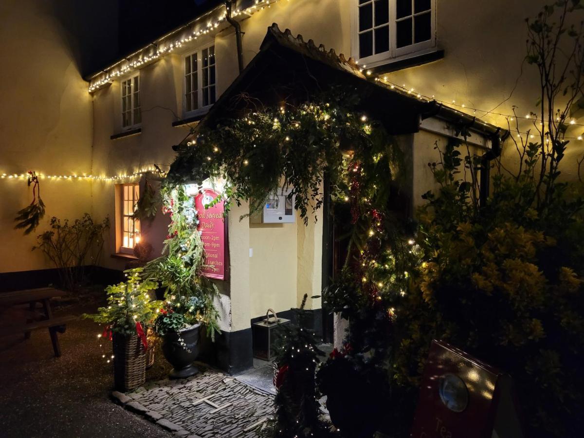 Half Moon Inn Sheepwash Exterior photo